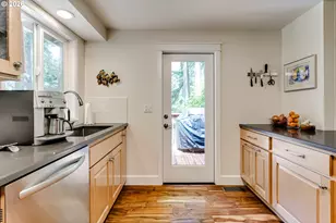 1695 Cameo Dr, Eugene, OR 97405 - Photo 12