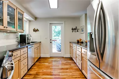 1695 Cameo Dr, Eugene, OR 97405 - Photo 10