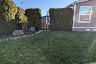 950 Pomona St, The Dalles, OR 97058 - Photo 2