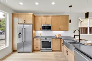 5765 S Kelly Ave, Portland, OR 97239 - Photo 8