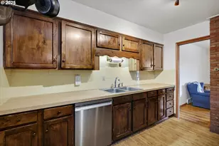 12342 NE Knott St, Portland, OR 97230 - Photo 14