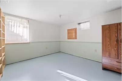 12342 NE Knott St, Portland, OR 97230 - Photo 26