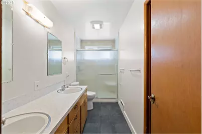 12342 NE Knott St, Portland, OR 97230 - Photo 12