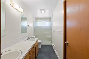 12342 NE Knott St, Portland, OR 97230 - Photo 12