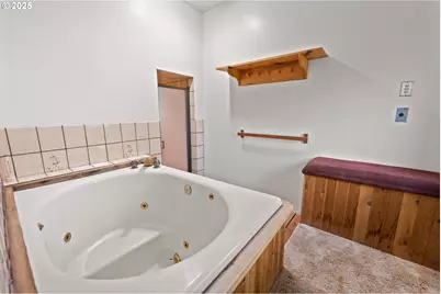 12342 NE Knott St, Portland, OR 97230 - Photo 22