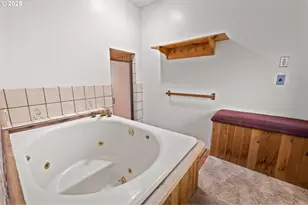 12342 NE Knott St, Portland, OR 97230 - Photo 22