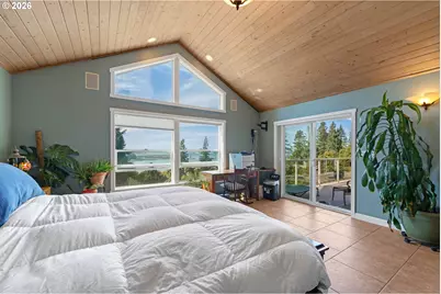 93862 McClurg Ln, North Bend, OR 97459 - Photo 16