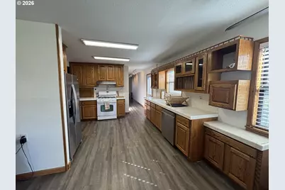 107 W 2nd St, Wallowa, OR 97885 - Photo 8