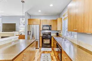 8011 SE Sporri Ln, Milwaukie, OR 97267 - Photo 10