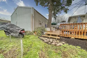 385 N 6th St, Saint Helens, OR 97051 - Photo 6