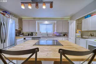 385 N 6th St, Saint Helens, OR 97051 - Photo 10
