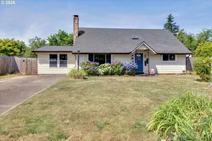 1563 NE Village Squire Ct, Gresham, OR 97030 - Photo 2