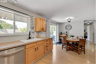 1563 NE Village Squire Ct, Gresham, OR 97030 - Photo 14