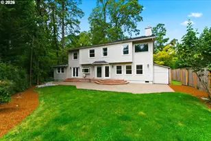 5760 Meridian Ct, Lake Oswego, OR 97035 - Photo 2