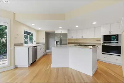 5760 Meridian Ct, Lake Oswego, OR 97035 - Photo 12