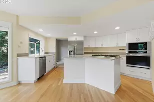 5760 Meridian Ct, Lake Oswego, OR 97035 - Photo 12