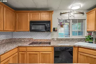 11798 NE Carl Rd, Woodburn, OR 97071 - Photo 18