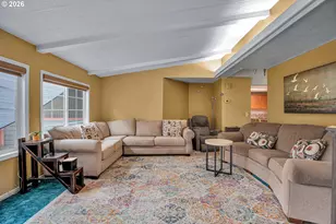 11798 NE Carl Rd, Woodburn, OR 97071 - Photo 10