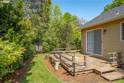 1904 NE Gibbs Cir, McMinnville, OR 97128 - Photo 40