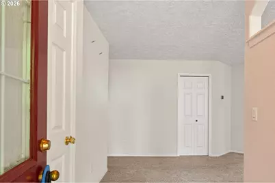 1904 NE Gibbs Cir, McMinnville, OR 97128 - Photo 4