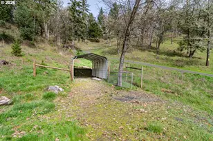 540 Garden Grove Dr, Roseburg, OR 97471 - Photo 4