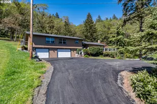 540 Garden Grove Dr, Roseburg, OR 97471 - Photo 2