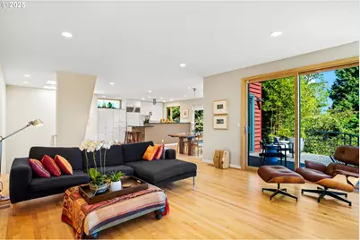 3907 SW View Point Ter, Portland, OR 97239 - Photo 4