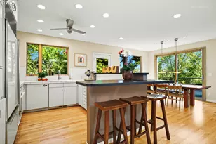 3907 SW View Point Terrace, Portland, OR 97239 - Photo 8