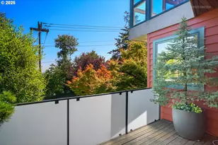 3907 SW View Point Terrace, Portland, OR 97239 - Photo 18