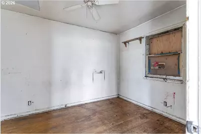 805 SE 197th Ave, Portland, OR 97233 - Photo 10