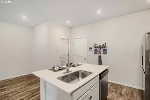 884 N 18th Ave, Cornelius, OR 97113 - Photo 12
