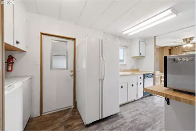 8951 SE Fuller Rd, Happy Valley, OR 97086 - Photo 18