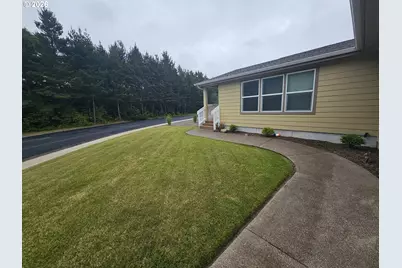 1095 SW Sailfish Loop, Waldport, OR 97394 - Photo 2