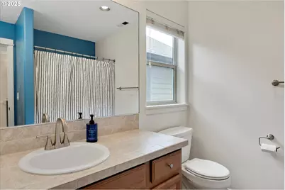 6042 NE Whitewood Dr, Hillsboro, OR 97124 - Photo 24