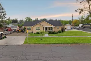 3010 5th St, Baker City, OR 97814 - Photo 6