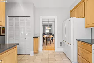 3627 S Corbett Ave, Portland, OR 97239 - Photo 18