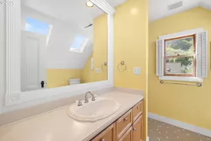 3627 S Corbett Ave, Portland, OR 97239 - Photo 26