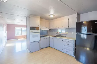 2071 NE Stephens St #C2, Roseburg, OR 97470 - Photo 6