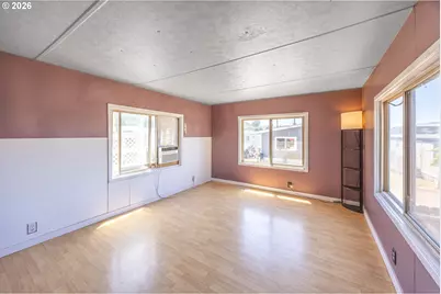 2071 NE Stephens St #C2, Roseburg, OR 97470 - Photo 2