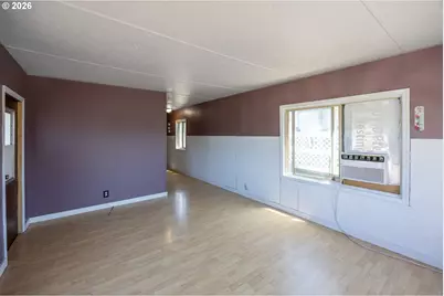2071 NE Stephens St #C2, Roseburg, OR 97470 - Photo 4
