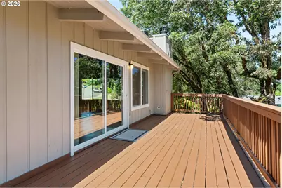 975 E 44th Ave, Eugene, OR 97405 - Photo 18