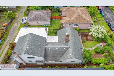 7934 N Hurst Ave, Portland, OR 97203 - Photo 42