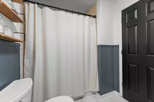 808 NE Craig St, Myrtle Creek, OR 97457 - Photo 22