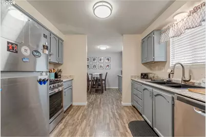 808 NE Craig St, Myrtle Creek, OR 97457 - Photo 10