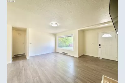 16720 SE Clinton St, Portland, OR 97236 - Photo 4