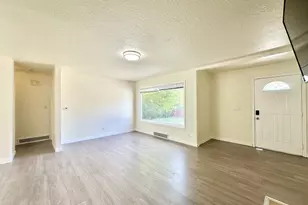 16720 SE Clinton St, Portland, OR 97236 - Photo 4