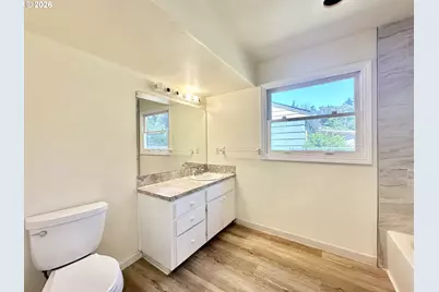 16720 SE Clinton St, Portland, OR 97236 - Photo 14