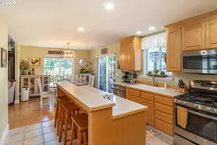 600 SE Parkway Dr, Winston, OR 97496 - Photo 10