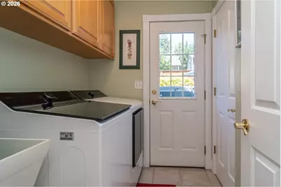 600 SE Parkway Dr, Winston, OR 97496 - Photo 14