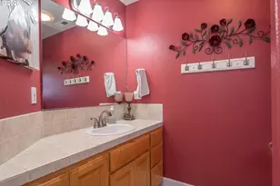 600 SE Parkway Dr, Winston, OR 97496 - Photo 32